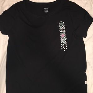 Hello I’m selling a large black vans T-shirt.